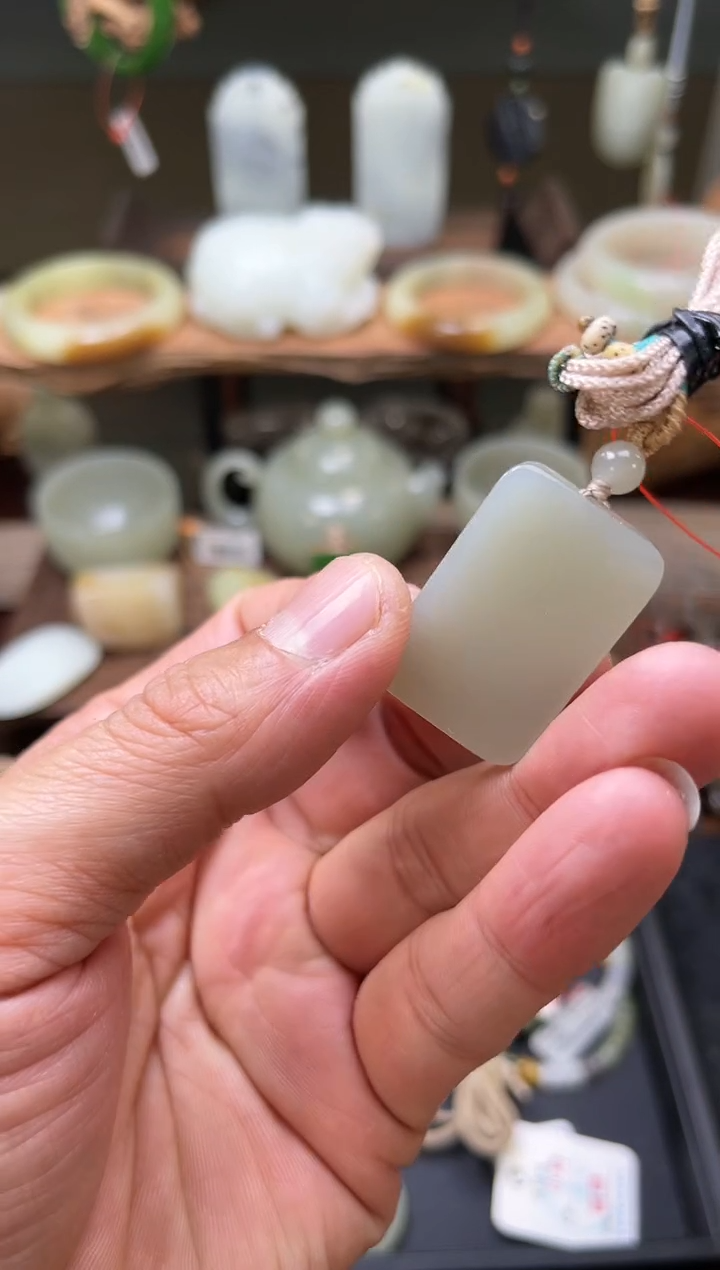 【闪购商品】和田玉吊坠未镶嵌且末迪克兰 无事牌31108