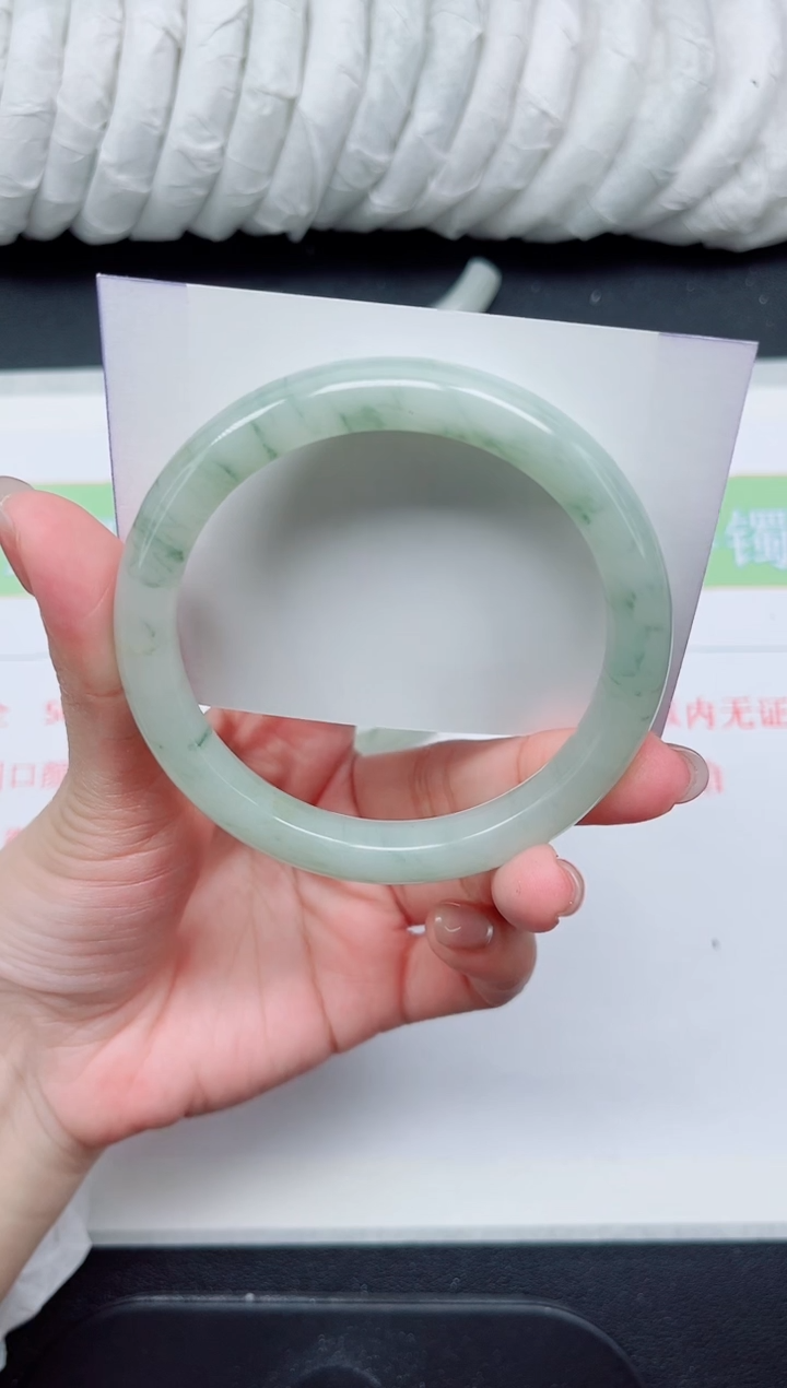 【闪购商品】石英质玉手镯未镶嵌250-60.3