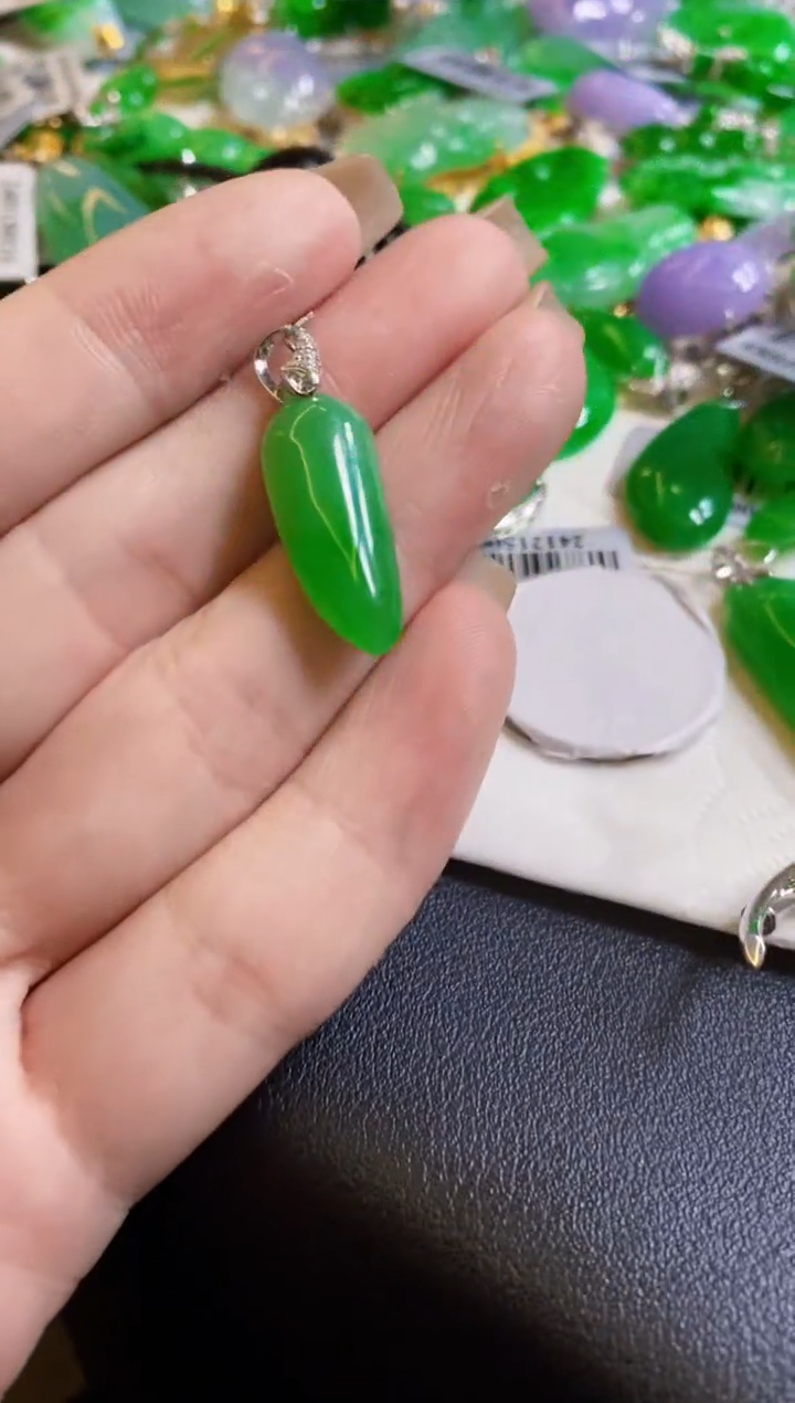 【闪购商品】定制翡翠18K金镶嵌瓜