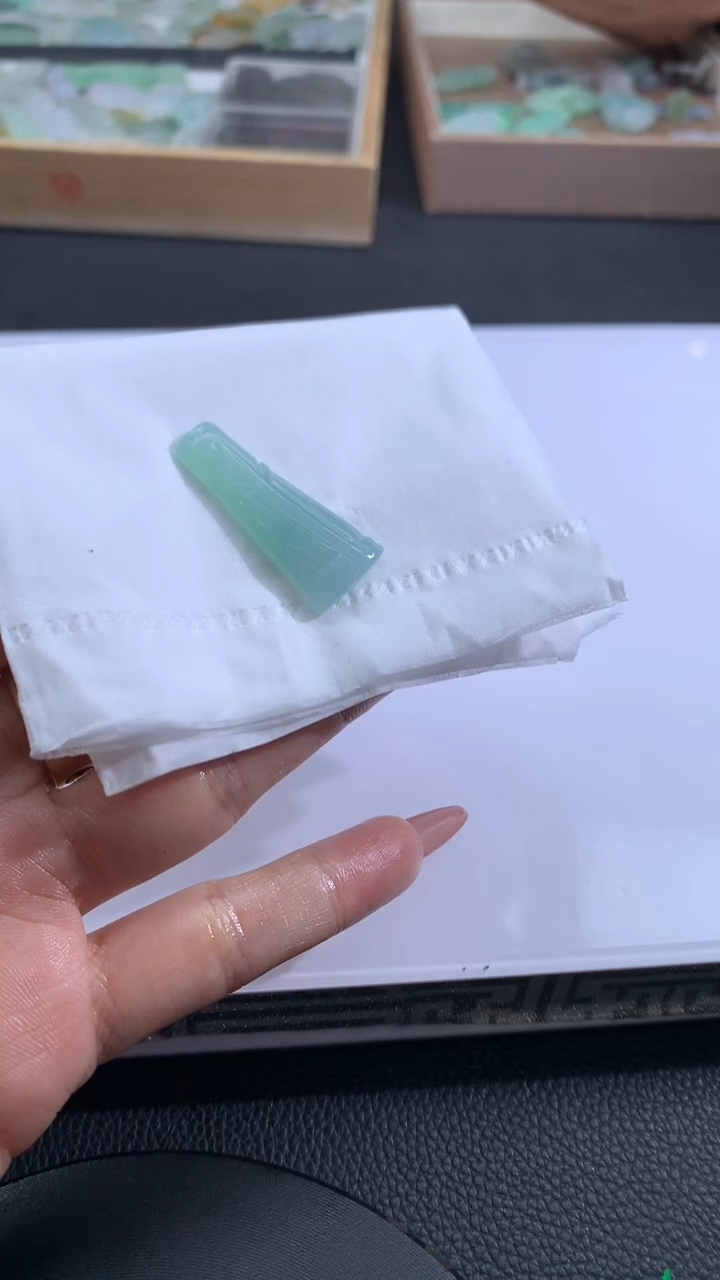 【闪购商品】定制翡翠未镶嵌翡翠