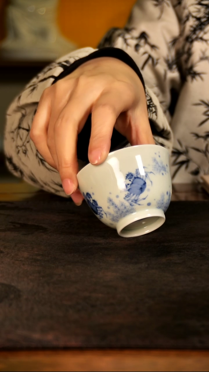 乐之斋青花螃蟹主人杯