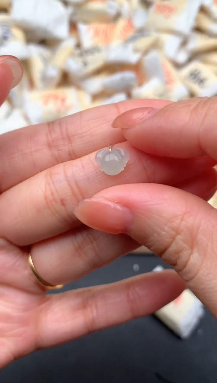 未镶嵌挂件翡翠—