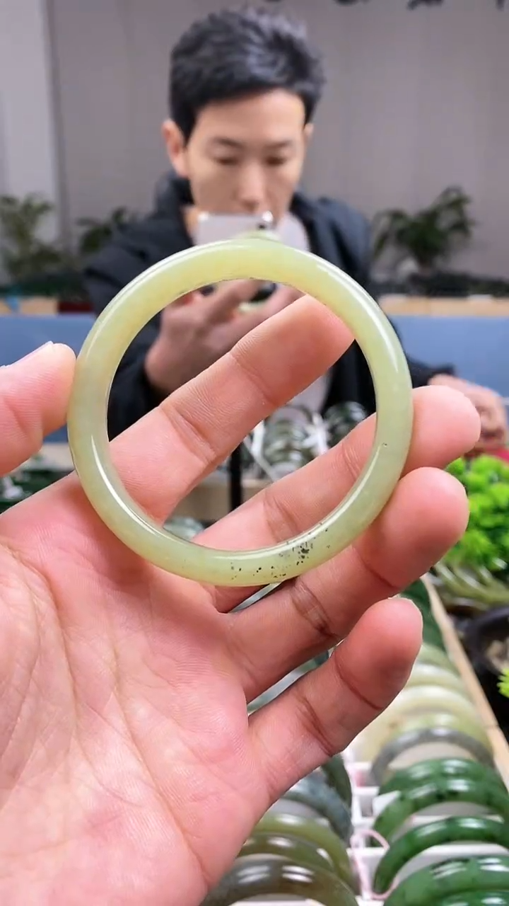【闪购商品】和田玉手镯未镶嵌55.1