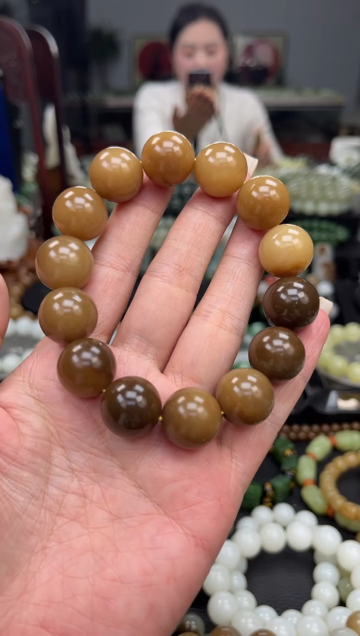 【闪购商品】和田玉手串未镶嵌新疆且末红糖渐变卡16
