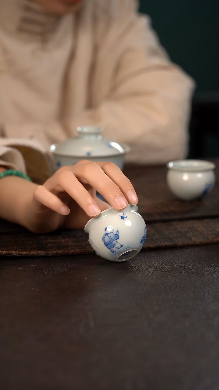 【闪购商品】杯聚澜堂童子扑蝶小缸杯