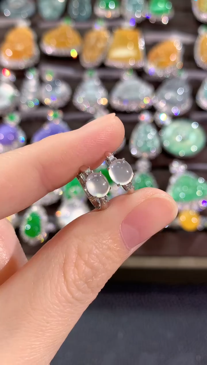 18K金镶嵌翡翠耳饰冬日珠宝E9