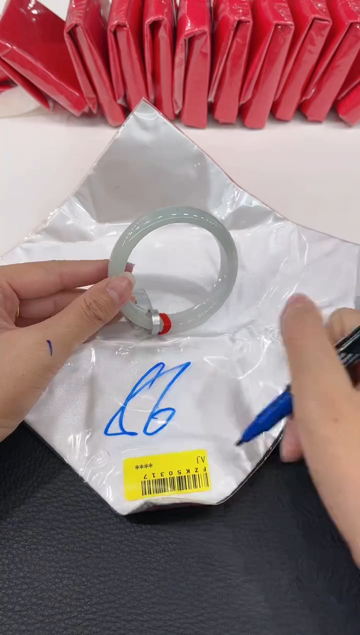 【闪购商品】翡翠手镯未镶嵌手镯