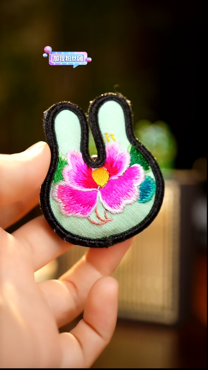 刺绣私人定制苗族手工W812