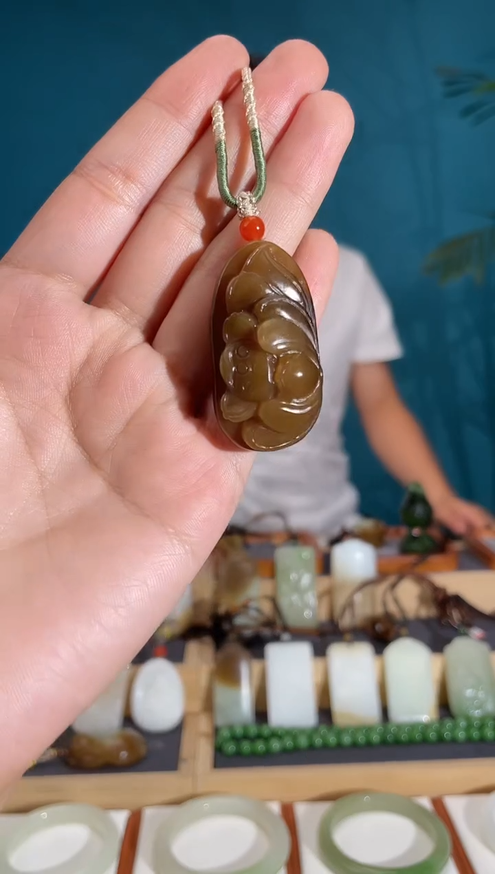 颈饰未镶嵌和田玉1