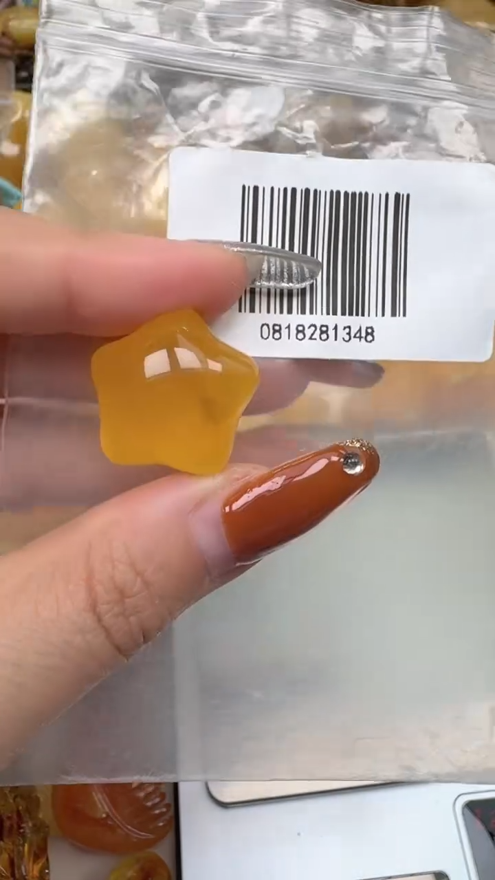 裸石琥珀未镶嵌如图