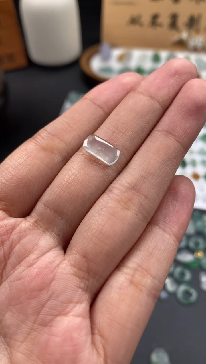 颈饰未镶嵌翡翠翡翠冰种马鞍