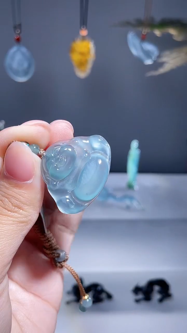 颈饰未镶嵌翡翠佛公