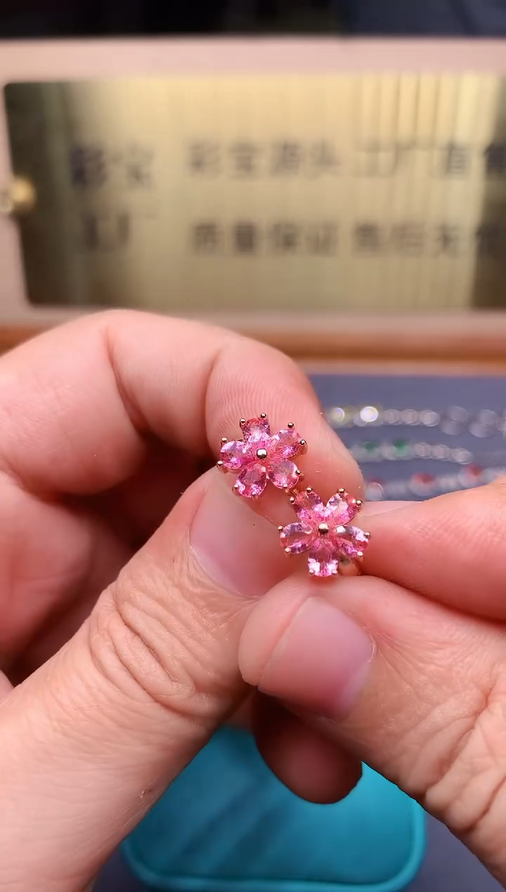 【闪购商品】托帕石耳饰银S925镶嵌............