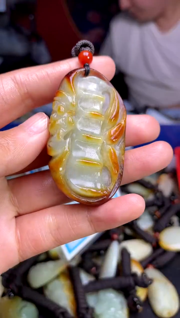 和田玉未镶嵌颈饰1