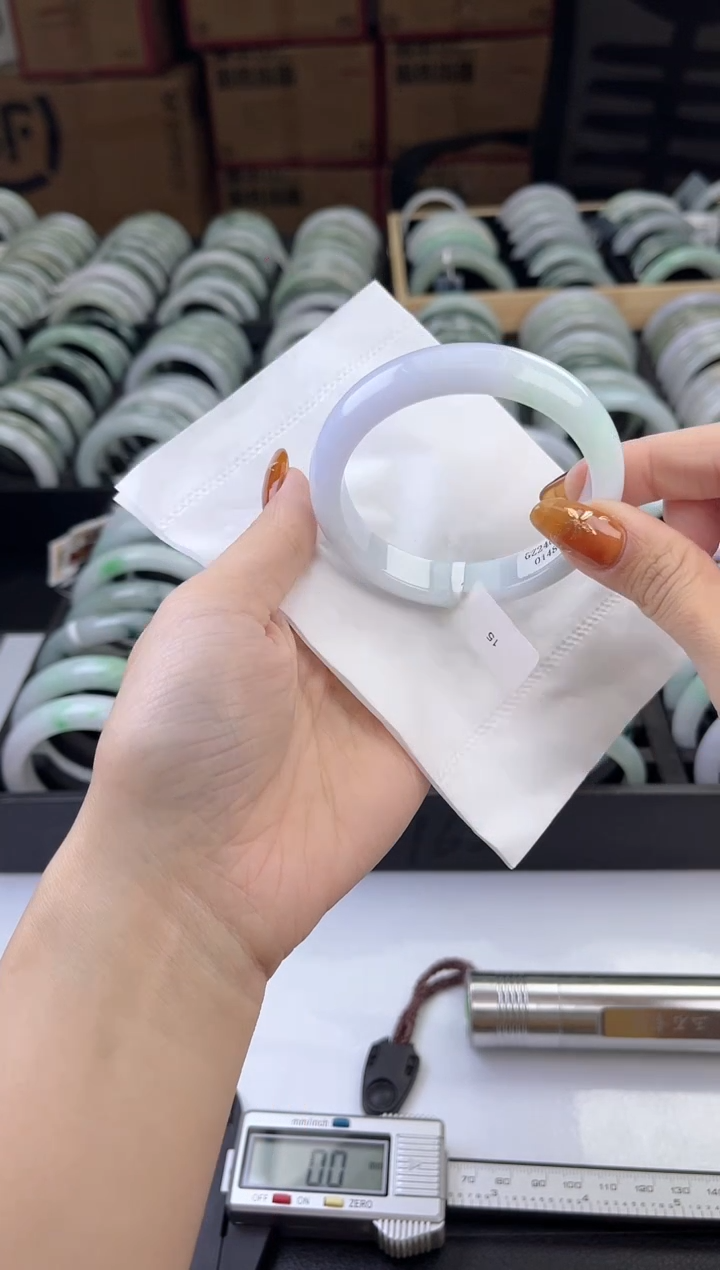 【闪购商品】翡翠手镯未镶嵌翡翠