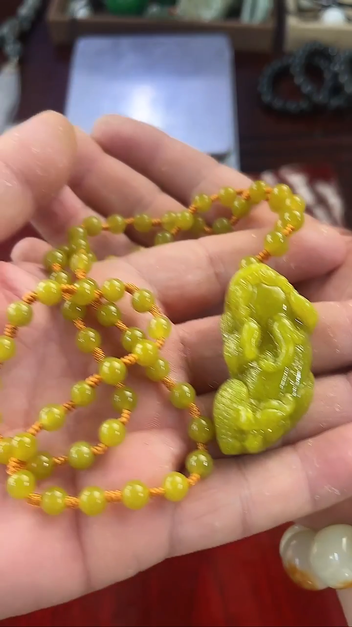 未镶嵌蛇纹石玉吊坠多样是发货随机发一