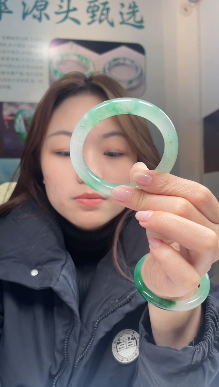 【闪购商品】石英质玉手镯未镶嵌非洲翠手镯多样性发货