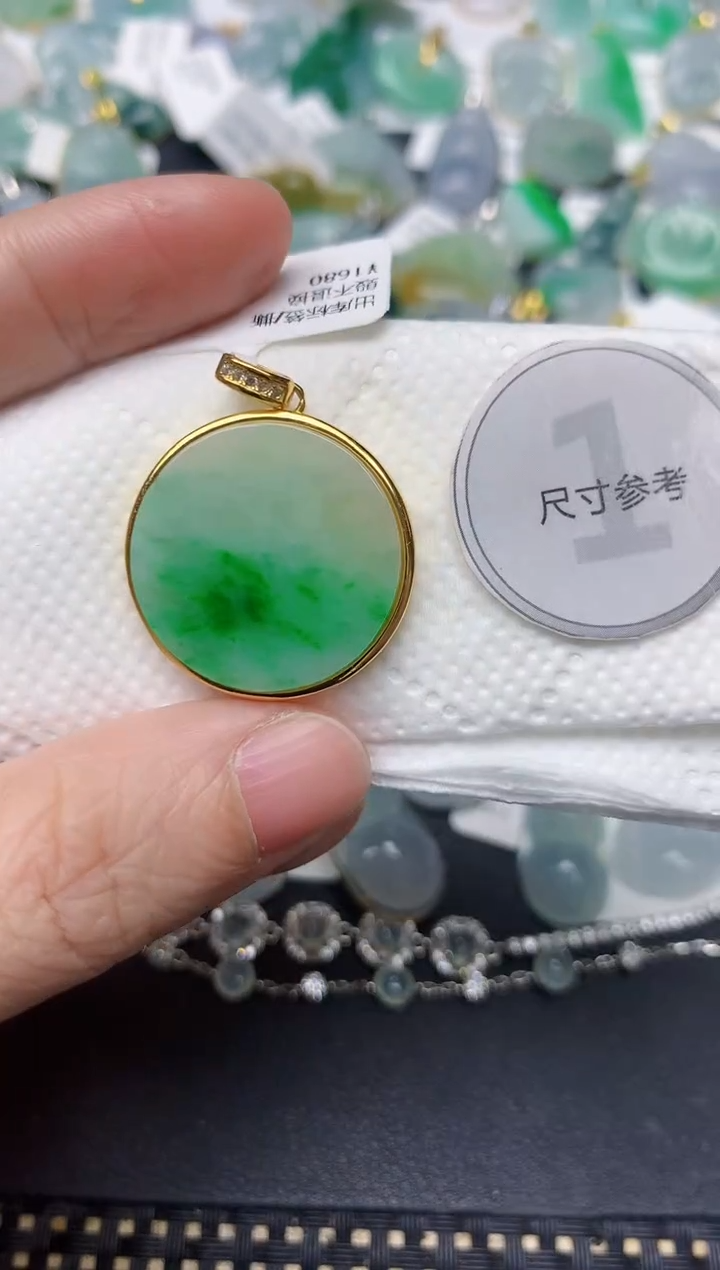 颈饰未镶嵌翡翠天然缅甸A货翡翠