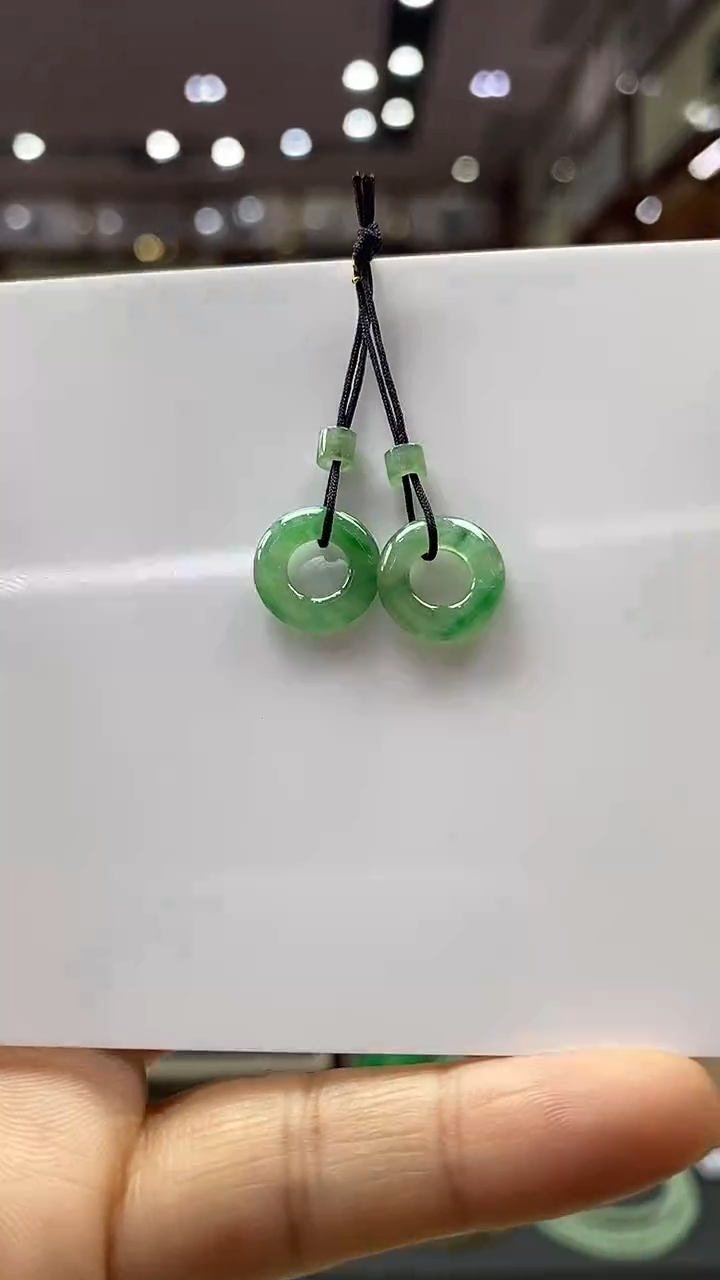 颈饰未镶嵌翡翠怡**乐甜甜圈