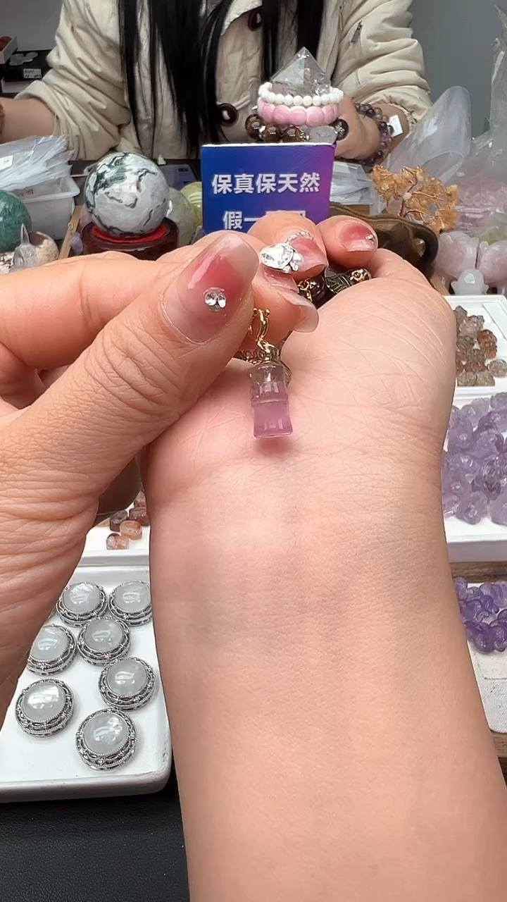 【闪购商品】水晶颈饰未镶嵌103样性发其一/3.11/1个