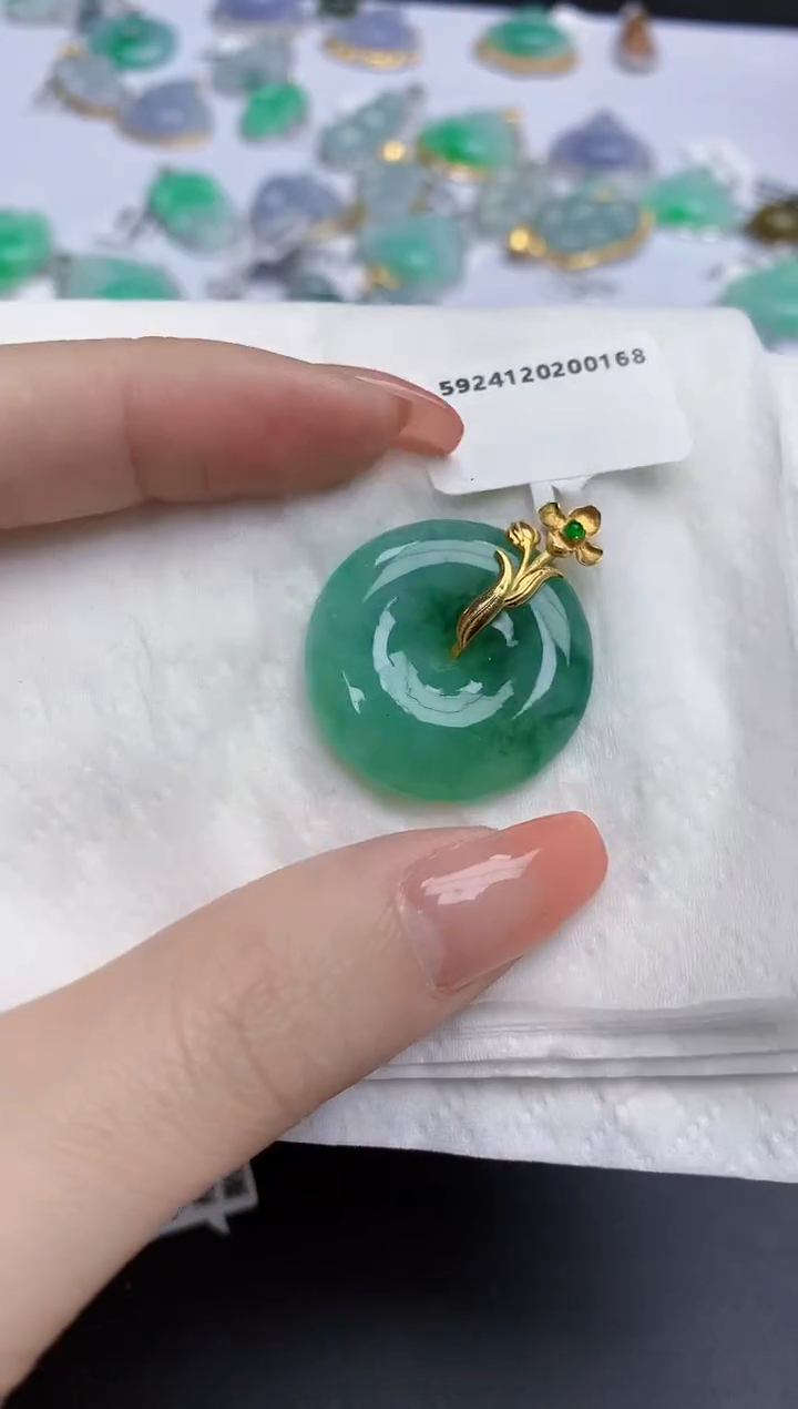 【闪购商品】翡翠颈饰18K金镶嵌天然缅甸翡翠A货