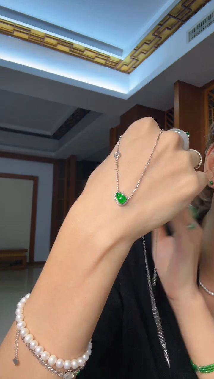 套链未镶嵌翡翠天然翡翠吊坠