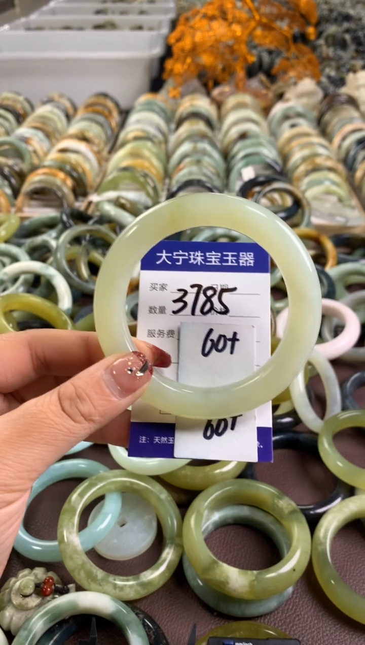 【闪购商品】蛇纹石玉手镯未镶嵌3785
