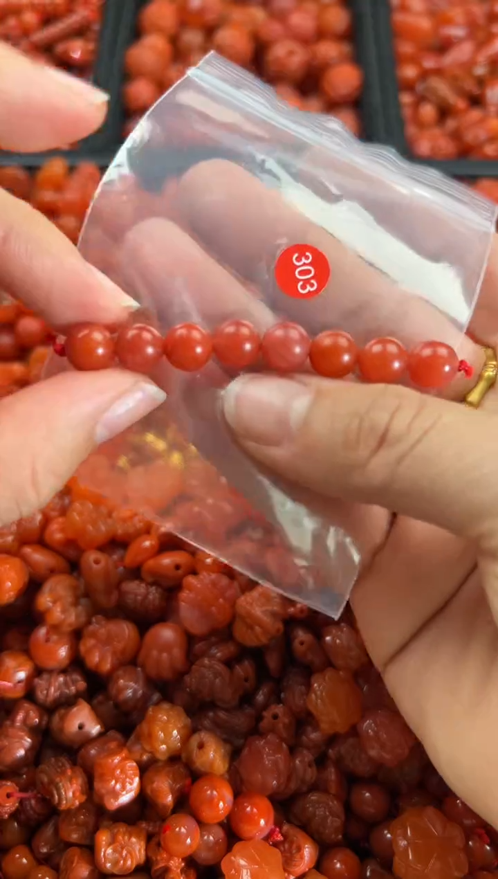 【闪购商品】南红玛瑙颈饰未镶嵌1