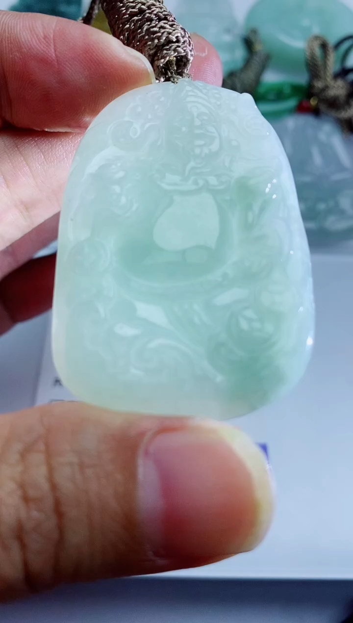 【闪购商品】翡翠吊坠(不含链)未镶嵌1