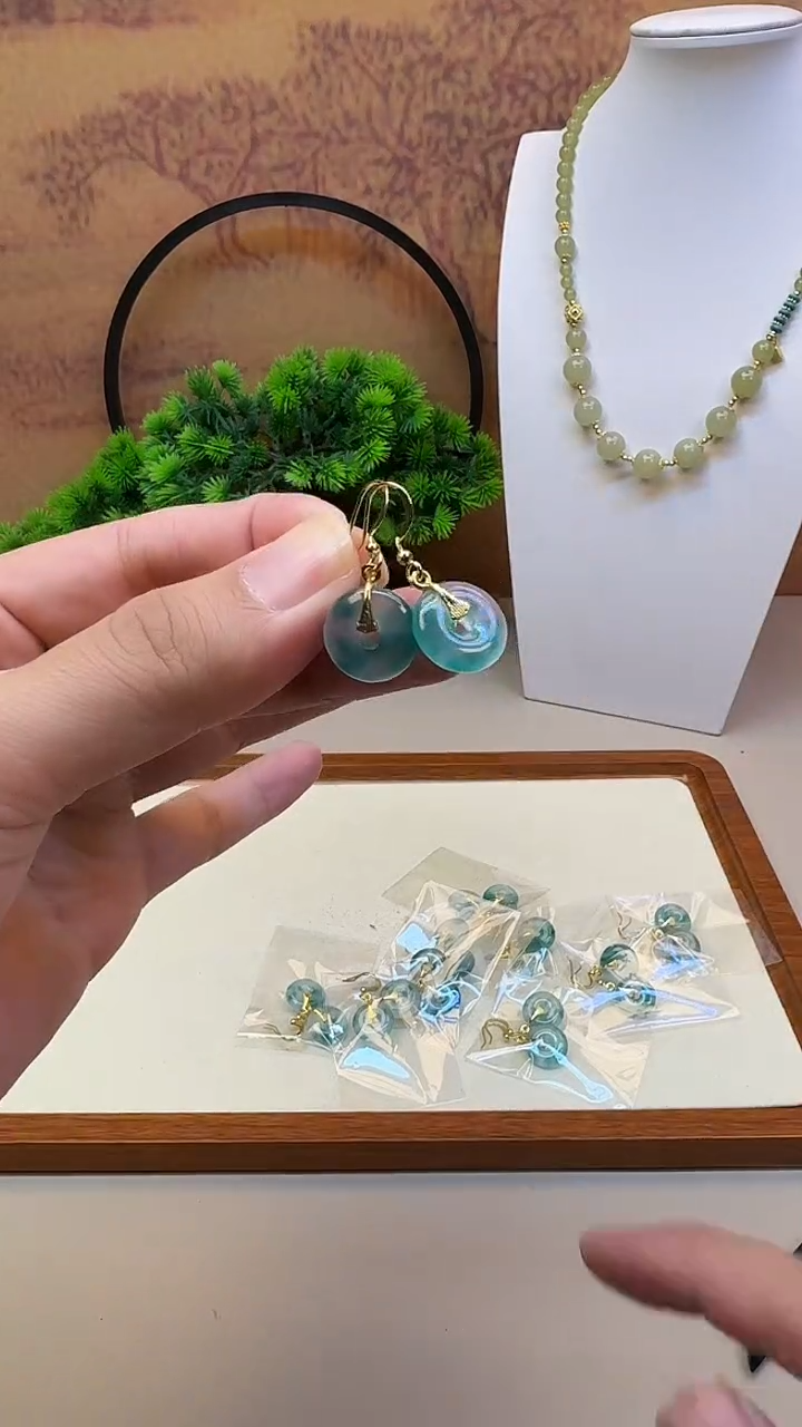 14K金镶嵌翡翠耳饰E39 