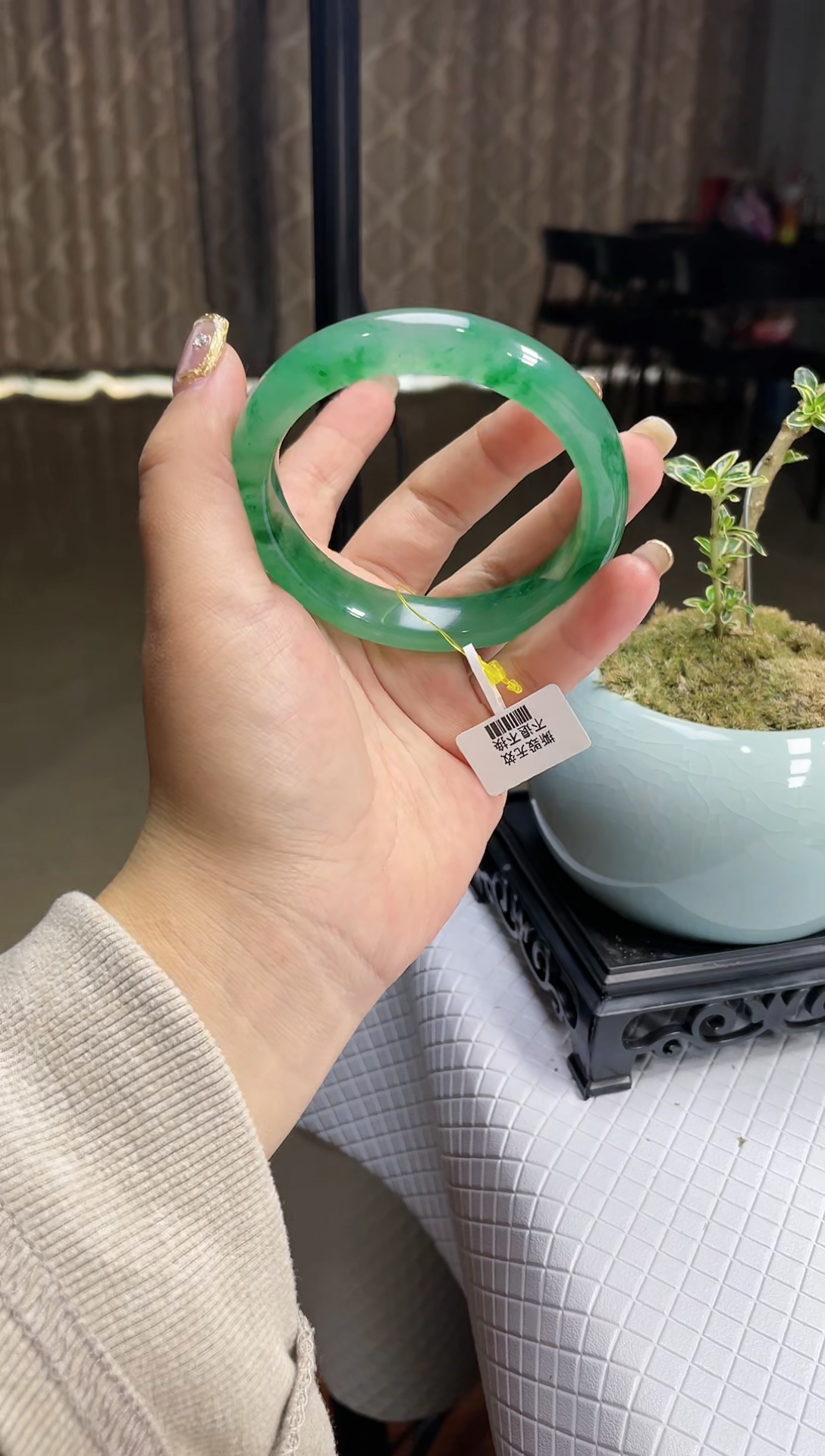 【闪购商品】石英质玉手镯未镶嵌非洲翠手镯多样性发货
