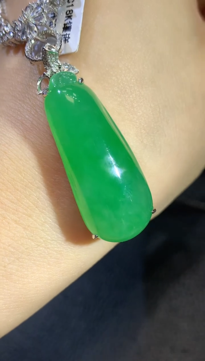 【闪购商品】翡翠吊坠(不含链)18K金镶嵌D38