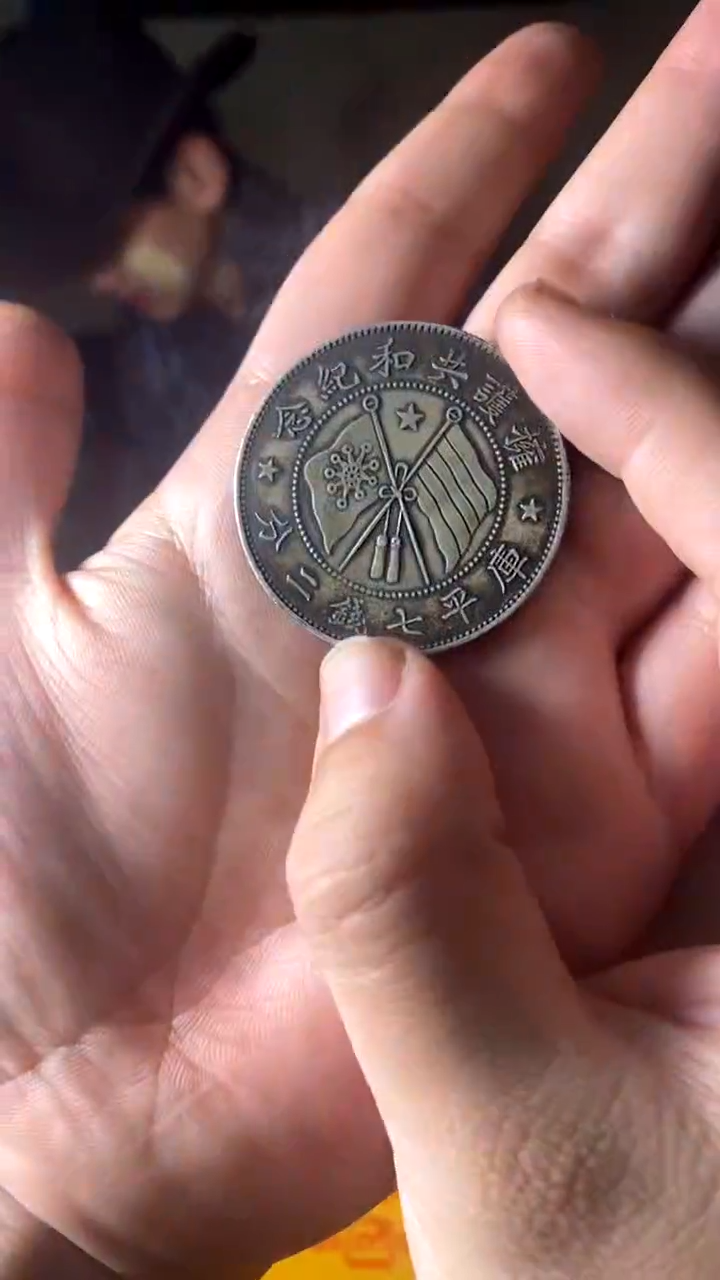 高品复古圆形摆件