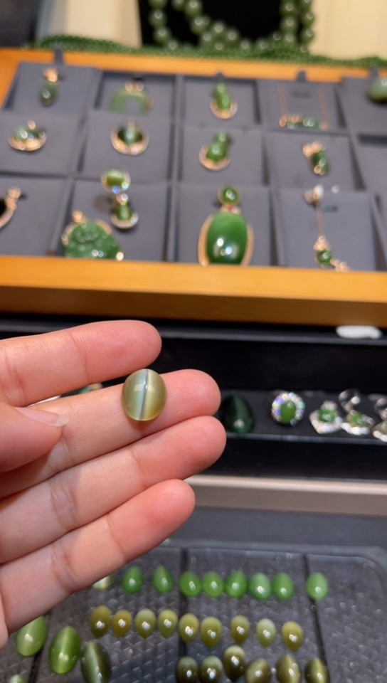 【闪购商品】和田玉碧玉猫眼裸石未镶嵌多样性发一