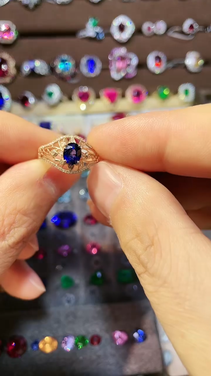 【闪购商品】蓝宝石戒指18K金镶嵌戒指