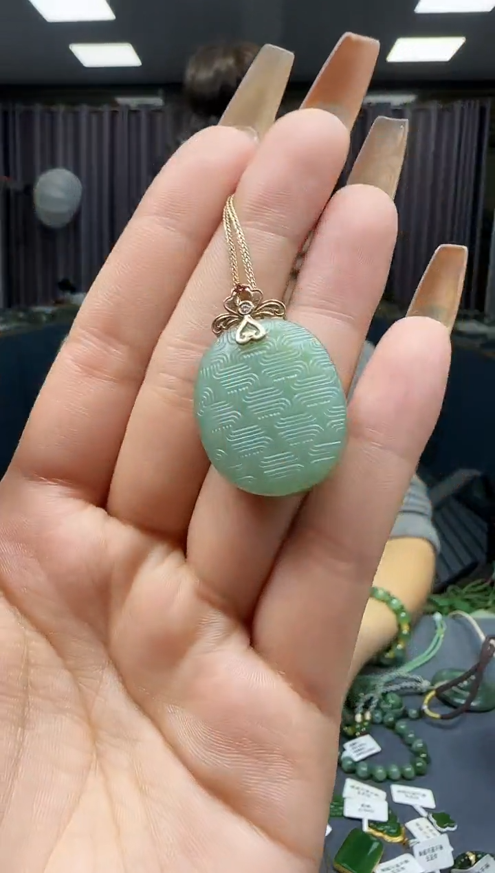 【闪购商品】和田玉挂件18K金镶嵌1