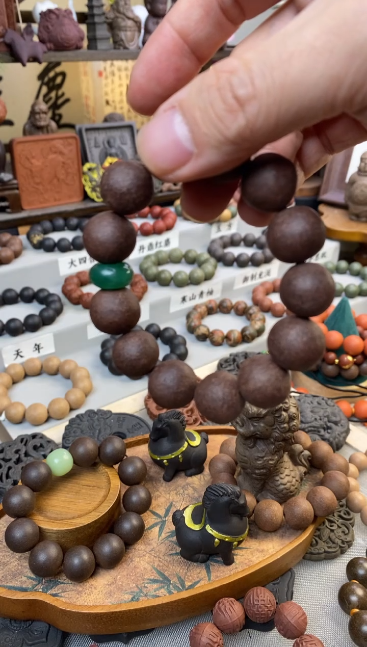 泥塑我**班合香老山檀-貔貅摆件