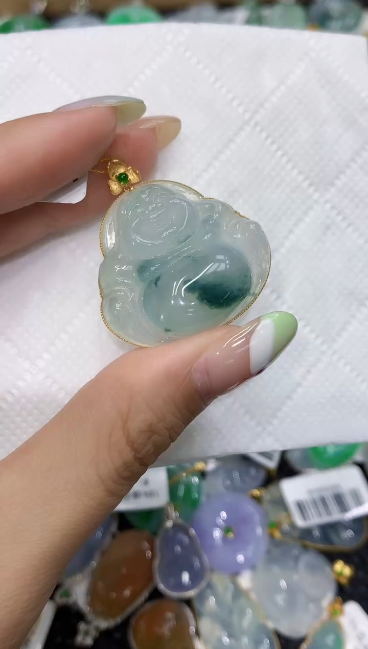 翡翠18K金镶嵌颈饰111111111111