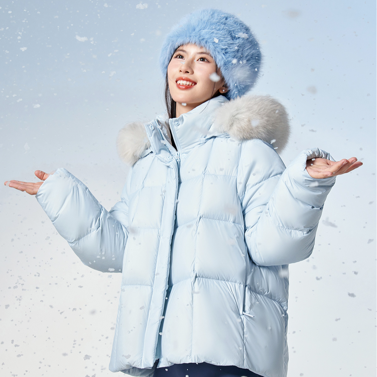 雪中飞秋冬时尚百搭女士显瘦连帽短款毛领羽绒服X40149298F保暖