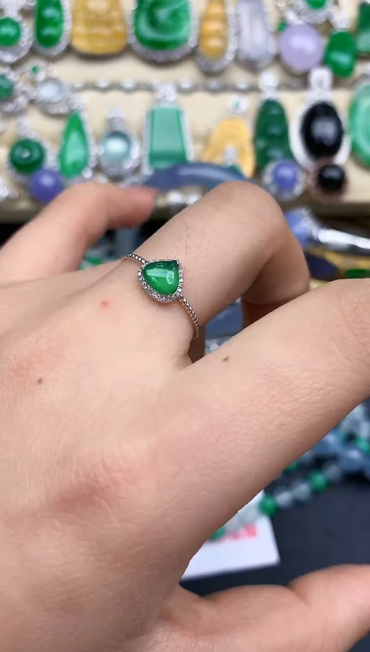 颈饰18K金镶嵌翡翠301-中国好珍宝