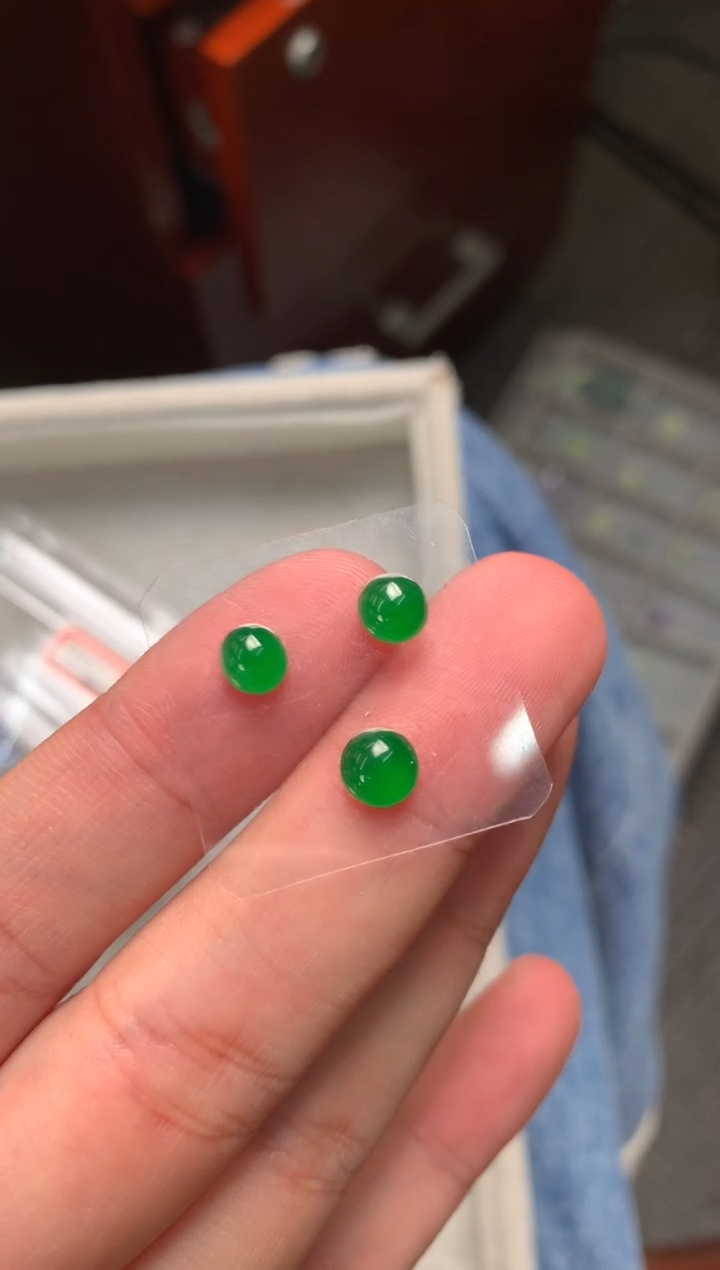未镶嵌定制翡翠裸玉