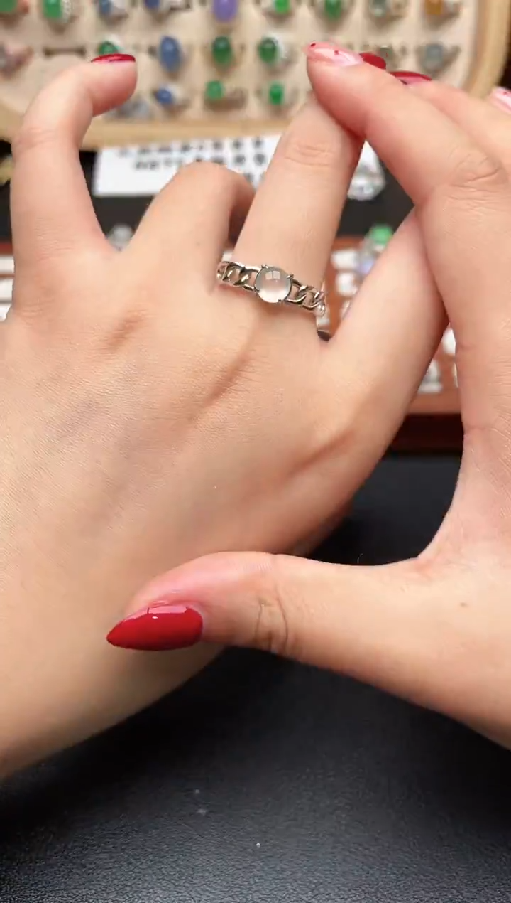 未镶嵌戒指翡翠一物一证一礼盒