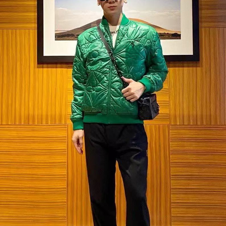 全新未使用 LOUIS VUITTON PARIS /徽标花朵绗缝飞行员夹克外套
