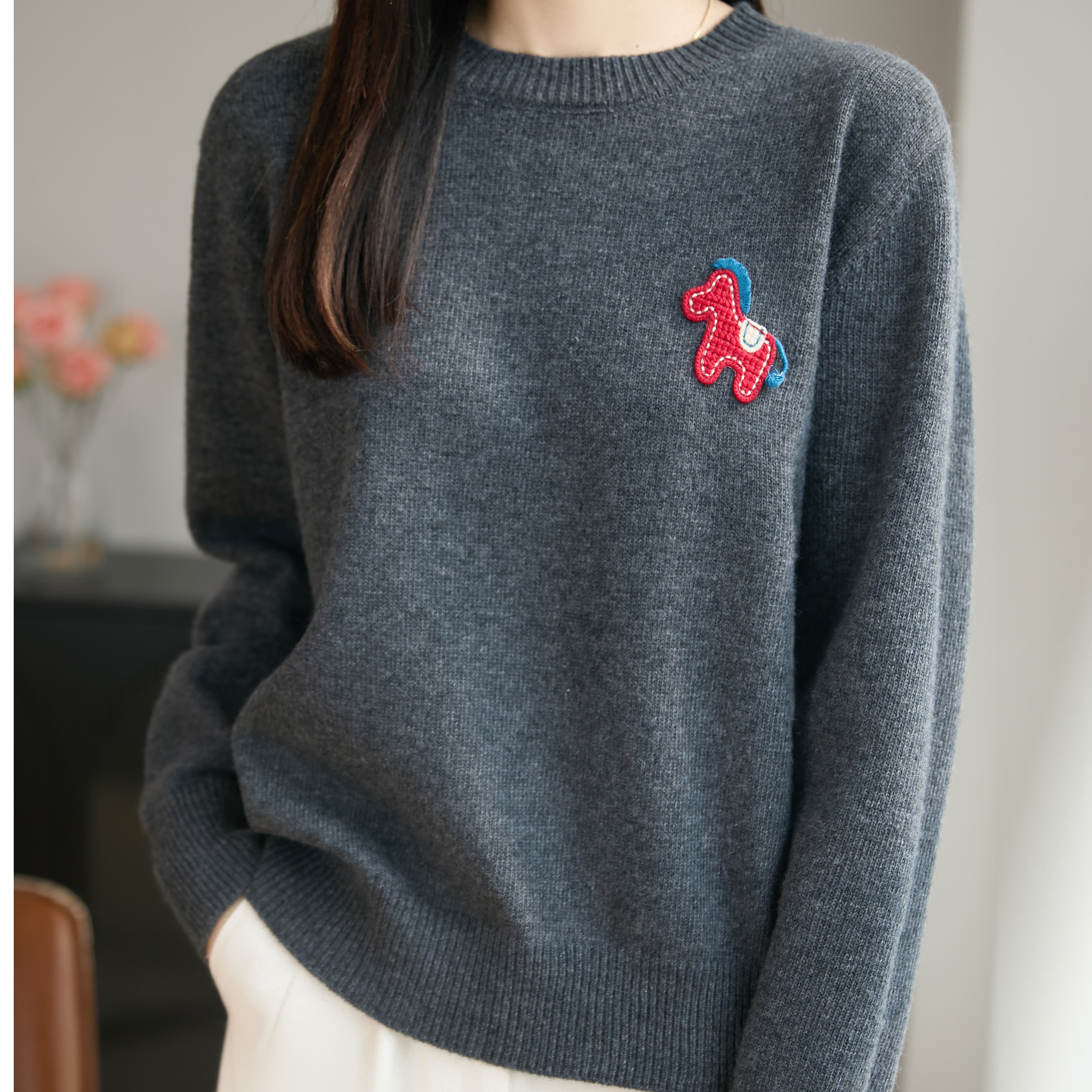 慵懒风卡通刺绣软糯圆领套头羊毛衫毛衣女装宽松百搭针织衫秋冬