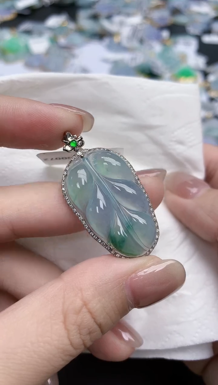 【闪购商品】翡翠颈饰18K金镶嵌天然缅甸翡翠A货