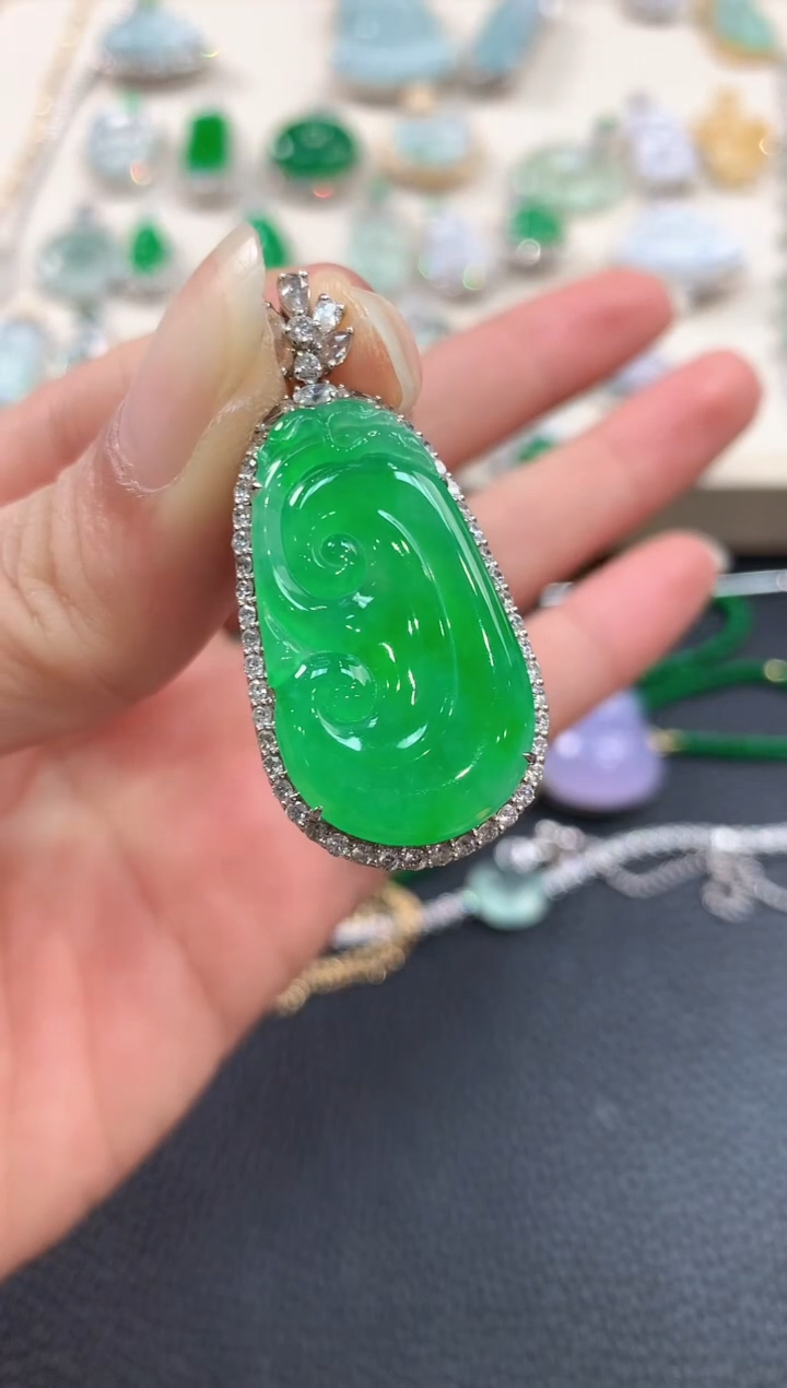 【闪购商品】翡翠吊坠(不含链)18K金镶嵌m83       