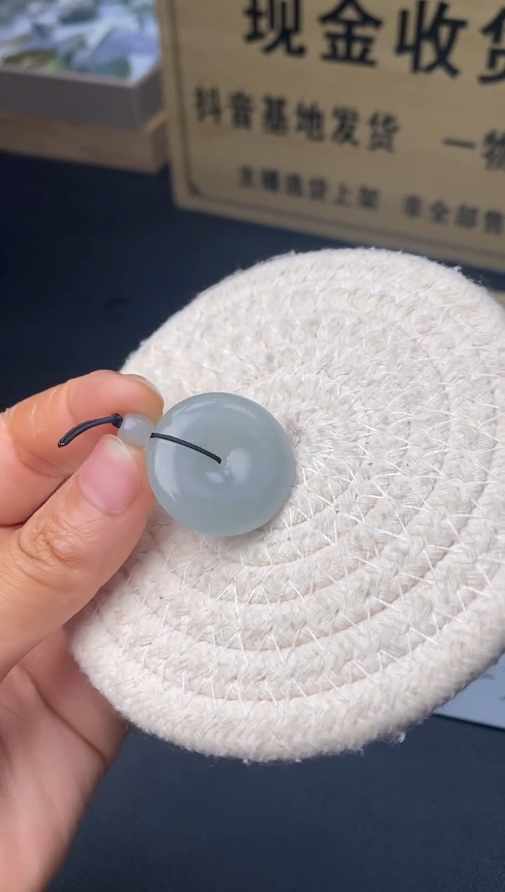 定制翡翠未镶嵌翡翠毛货多样性发其一