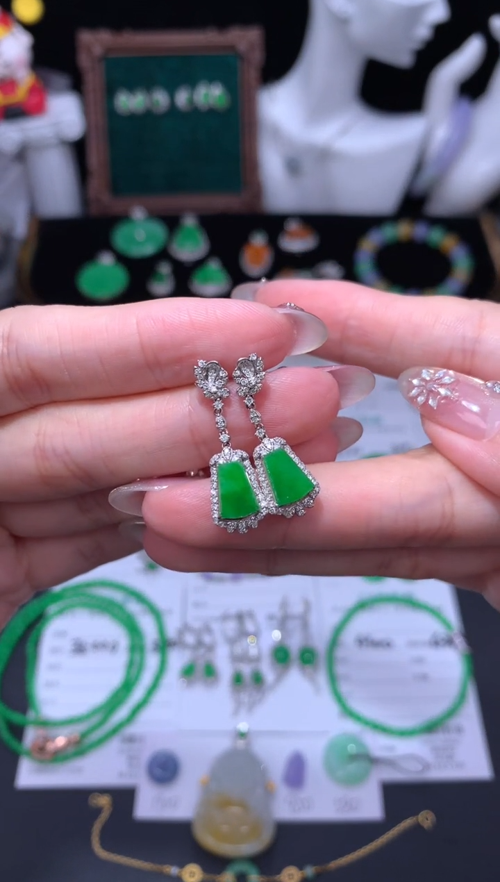 18K金镶嵌定制翡翠48小时鉴赏期 退货不扣服务费