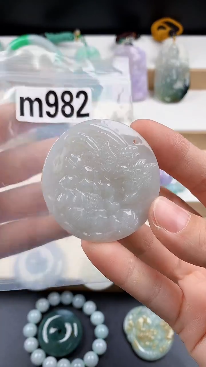 颈饰未镶嵌翡翠天然翡翠吊坠挂件