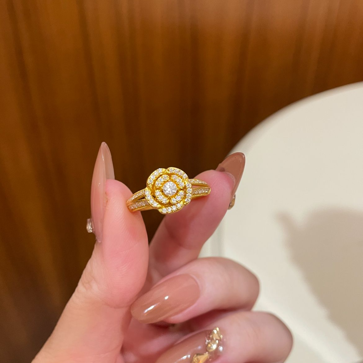 瑞诺黄金玫瑰花戒指足金999新款时尚点钻玫瑰戒指生日礼物送女友